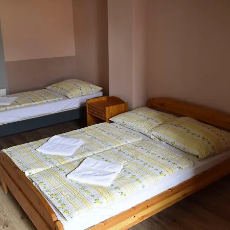 Taverna Panzio Гостевой дом Шопрон