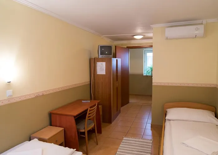 Vendégház Taverna Panzio *